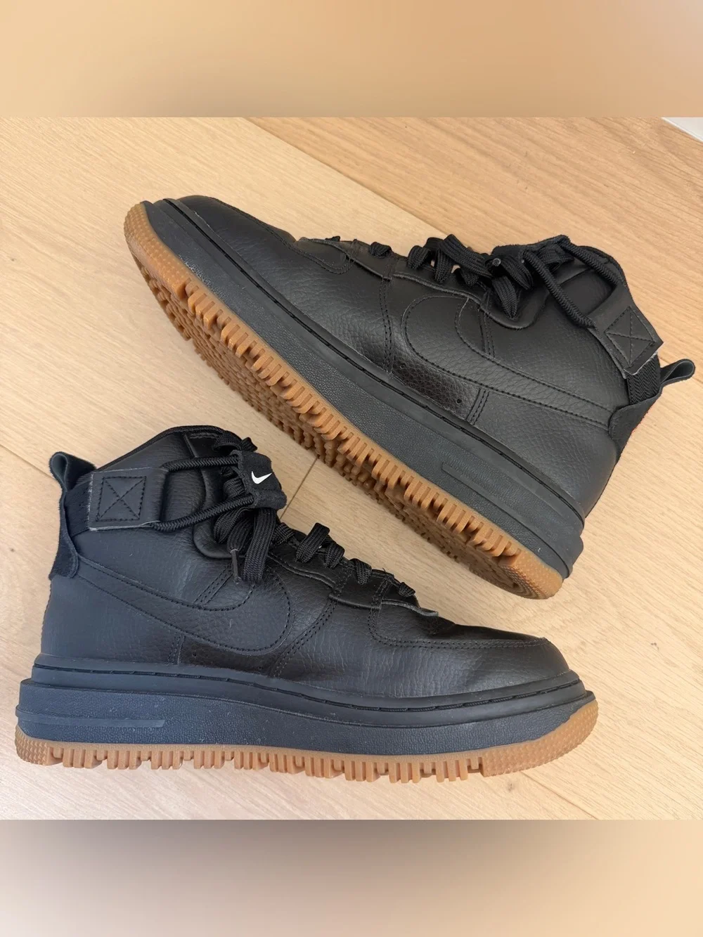 Nike Women’s 7.5 Air Force 1 Hi Top utility Boot in black with brown gum